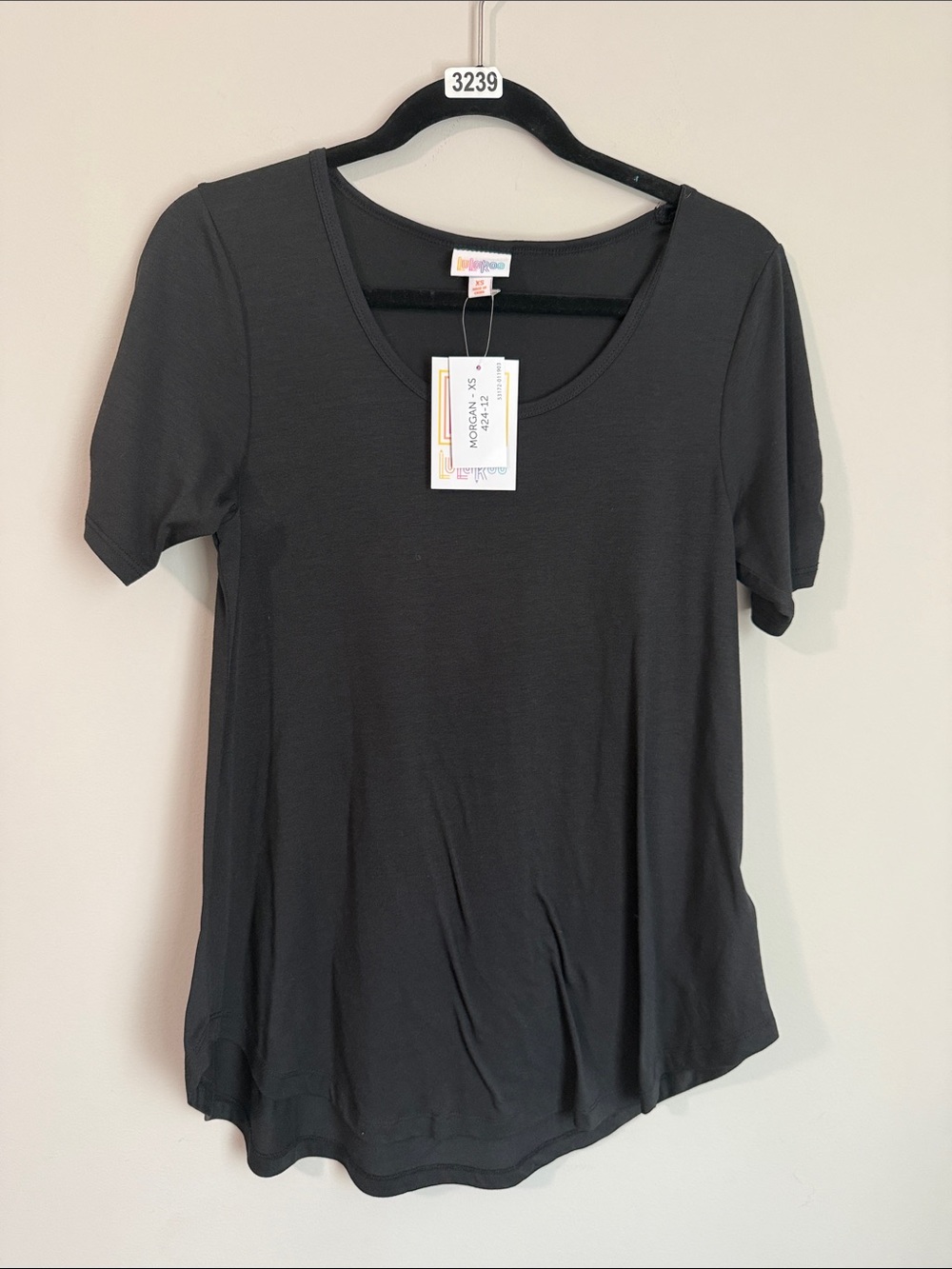 LuLaRoe Black Scoop Neck Short Sleeve Tee
